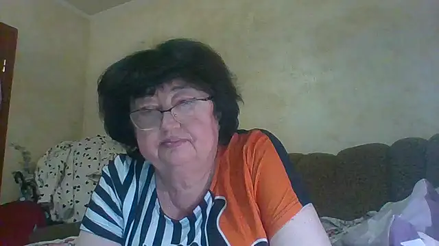 Snapshot of MilaSky5303 chatting on 11/30/25, 04:19 MilaSky5303 online show from 11/30/25, 04:19