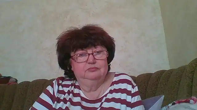 Snapshot of MilaSky5303 chatting on 10/05/25, 10:17 MilaSky5303 online show from 10/05/25, 10:17
