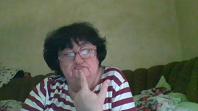 Snapshot of MilaSky5303 chatting on 11/14/25, 09:51 MilaSky5303 online show from 11/14/25, 09:51