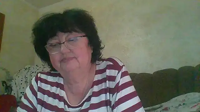 Snapshot of MilaSky5303 chatting on 11/24/25, 11:21 MilaSky5303 online show from 11/24/25, 11:21