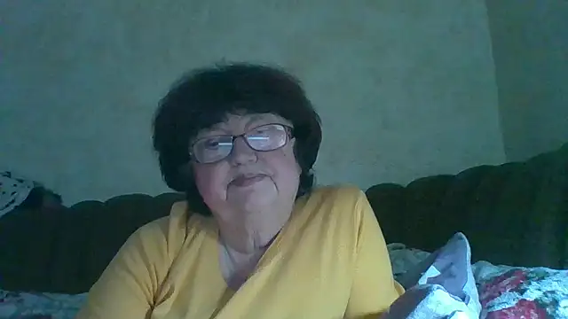 Snapshot of MilaSky5303 chatting on 10/27/25, 10:38 MilaSky5303 online show from 10/27/25, 10:38