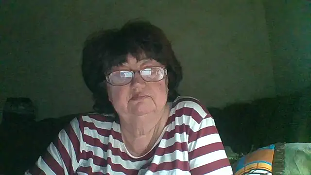 Snapshot of MilaSky5303 chatting on 10/09/25, 04:24 MilaSky5303 online show from 10/09/25, 04:24