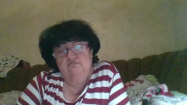 Snapshot of MilaSky5303 chatting on 11/05/25, 10:57 MilaSky5303 online show from 11/05/25, 10:57