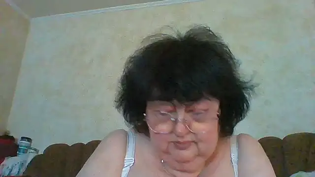 Snapshot of MilaSky5303 chatting on 07/04/26, 01:15 MilaSky5303 online show from 07/04/26, 01:15