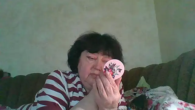 Snapshot of MilaSky5303 chatting on 11/14/25, 09:46 MilaSky5303 online show from 11/14/25, 09:46