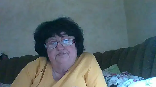 Snapshot of MilaSky5303 chatting on 11/07/25, 11:48 MilaSky5303 online show from 11/07/25, 11:48