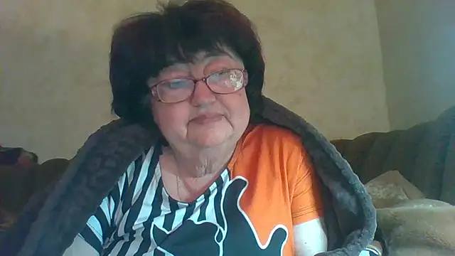 Snapshot of MilaSky5303 chatting on 10/03/25, 12:39 MilaSky5303 online show from 10/03/25, 12:39
