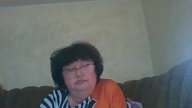 Snapshot of MilaSky5303 chatting on 12/02/25, 12:40 MilaSky5303 online show from 12/02/25, 12:40