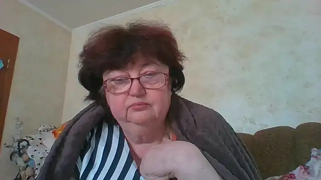 Snapshot of MilaSky5303 chatting on 10/15/25, 11:51 MilaSky5303 online show from 10/15/25, 11:51