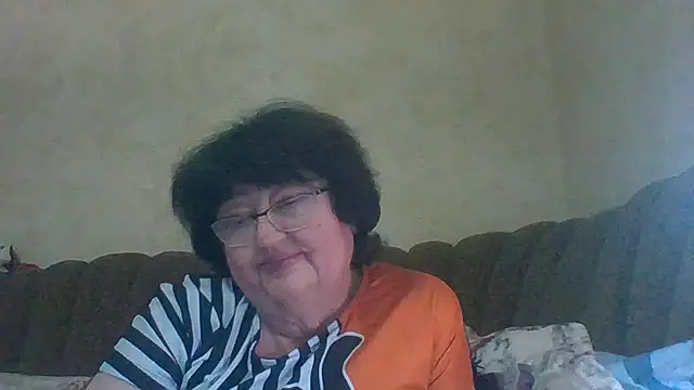 Snapshot of MilaSky5303 chatting on 12/01/25, 03:46 MilaSky5303 online show from 12/01/25, 03:46