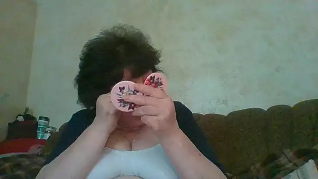 Snapshot of MilaSky5303 chatting on 06/05/26, 02:34 MilaSky5303 online show from 06/05/26, 02:34