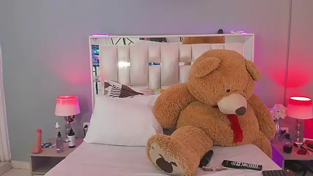 Darlyn tenderhot   online show from 09/21/25, 05:40