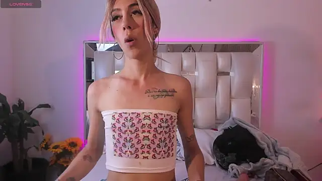 Darlyn tenderhot   online show from 02/28/26, 08:30