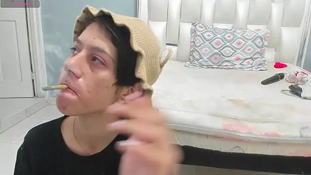 Darlyn tenderhot   online show from 10/27/25, 02:34