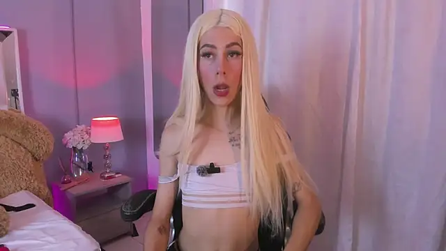 Darlyn tenderhot   online show from 12/19/25, 12:40