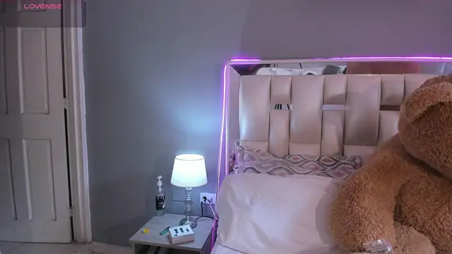 Darlyn tenderhot   online show from 11/13/25, 08:46