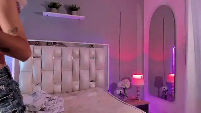 Darlyn tenderhot   online show from 11/21/25, 08:52