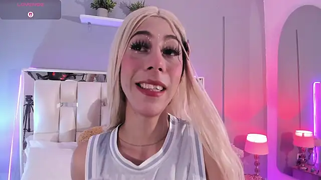 Darlyn tenderhot   online show from 11/18/25, 09:18