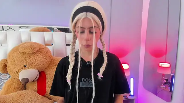 Darlyn tenderhot   online show from 10/12/25, 02:35