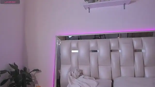 Darlyn tenderhot   online show from 02/17/26, 03:53