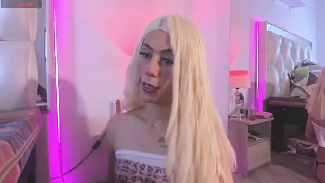 Darlyn tenderhot   online show from 04/12/26, 05:16