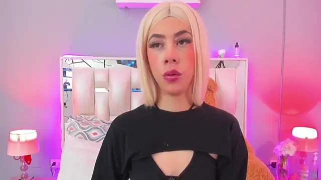 Darlyn tenderhot   online show from 10/12/25, 11:17