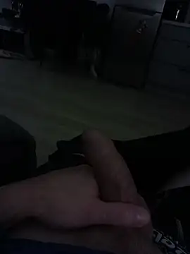 studdd716 online show from 12/17/25, 04:01