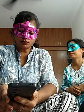 your chandni04 online show from 09/22/25, 09:37