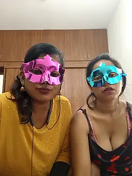 your chandni04 online show from 09/24/25, 08:43