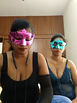 your chandni04 online show from 09/27/25, 08:20