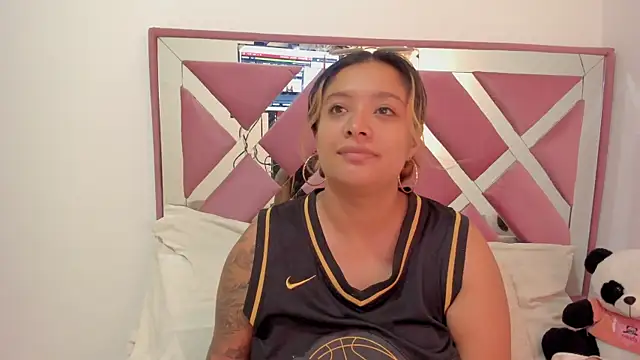 bellalumi online show from 04/03/26, 03:46