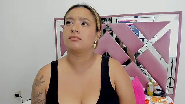 bellalumi online show from 11/19/25, 04:45