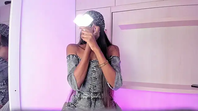 Stefannyevans  online show from 03/05/26, 01:19