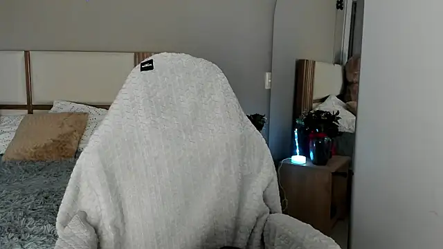 Snapshot of EmystarX chatting on 02/25/26, 11:37 EmystarX online show from 02/25/26, 11:37