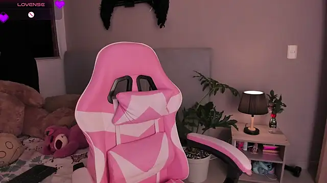 Snapshot of EmystarX chatting on 07/14/26, 02:05 EmystarX online show from 07/14/26, 02:05