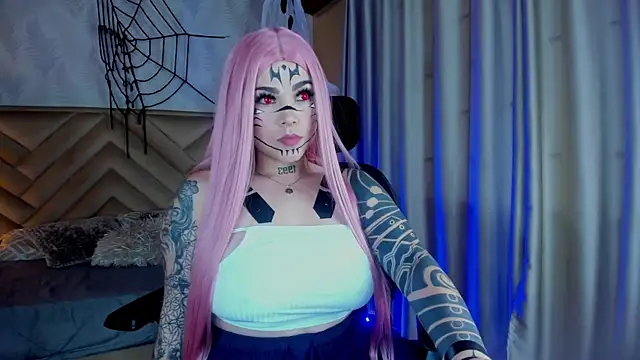  raven black online show from 10/31/25, 01:41