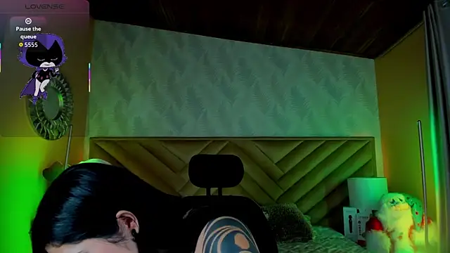  raven black online show from 12/15/25, 12:44