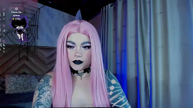  raven black online show from 10/24/25, 12:15