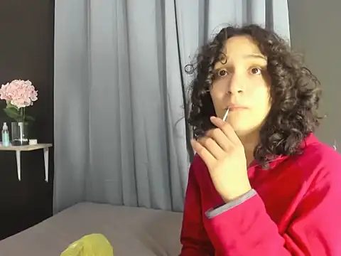 Snapshot of TeensNews18 chatting on 11/26/25, 07:25 TeensNews18 online show from 11/26/25, 07:25