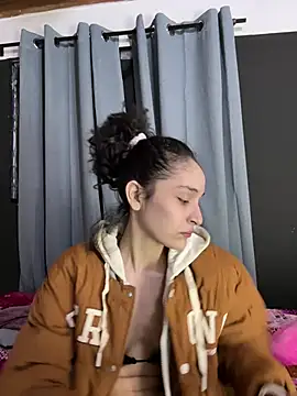 Snapshot of TeensNews18 chatting on 04/16/26, 02:01 TeensNews18 online show from 04/16/26, 02:01