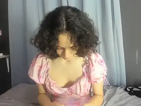 Snapshot of TeensNews18 chatting on 11/29/25, 11:32 TeensNews18 online show from 11/29/25, 11:32