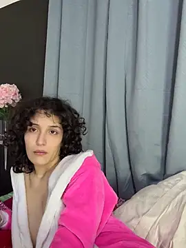 Snapshot of TeensNews18 chatting on 04/06/26, 04:46 TeensNews18 online show from 04/06/26, 04:46