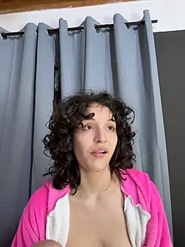 Snapshot of TeensNews18 chatting on 04/05/26, 11:22 TeensNews18 online show from 04/05/26, 11:22