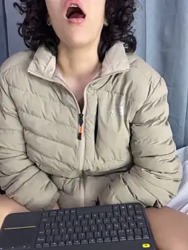 Snapshot of TeensNews18 chatting on 02/14/26, 11:54 TeensNews18 online show from 02/14/26, 11:54