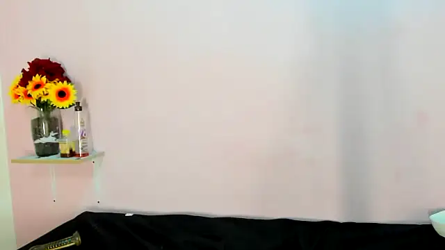 Snapshot of TeensNews18 chatting on 10/20/25, 01:29 TeensNews18 online show from 10/20/25, 01:29