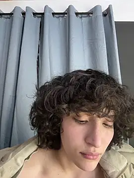 Snapshot of TeensNews18 chatting on 02/13/26, 11:49 TeensNews18 online show from 02/13/26, 11:49