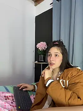 Snapshot of TeensNews18 chatting on 03/12/26, 12:27 TeensNews18 online show from 03/12/26, 12:27