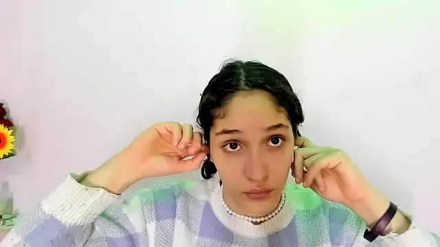 Snapshot of TeensNews18 chatting on 10/24/25, 11:15 TeensNews18 online show from 10/24/25, 11:15