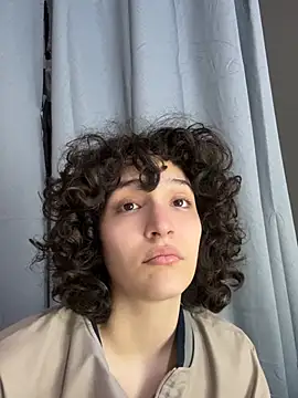 Snapshot of TeensNews18 chatting on 02/19/26, 12:24 TeensNews18 online show from 02/19/26, 12:24