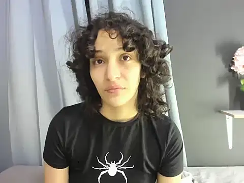 Snapshot of TeensNews18 chatting on 12/02/25, 11:23 TeensNews18 online show from 12/02/25, 11:23